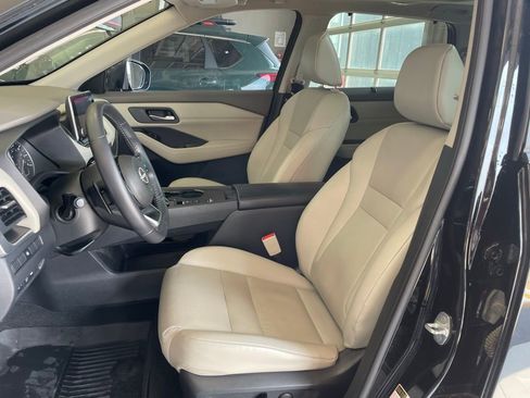 Certified 2023 Nissan Rogue SV w/ SV Premium B Package FWD image 10