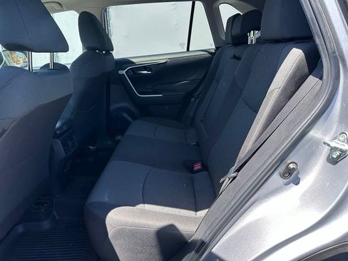 Used 2022 Toyota RAV4 XLE w/ Convenience Package FWD image 9