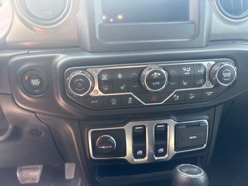 Used 2020 Jeep Wrangler Sport AWD/4WD image 11
