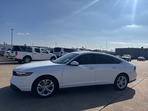 Used 2024 Honda Accord LX image 9
