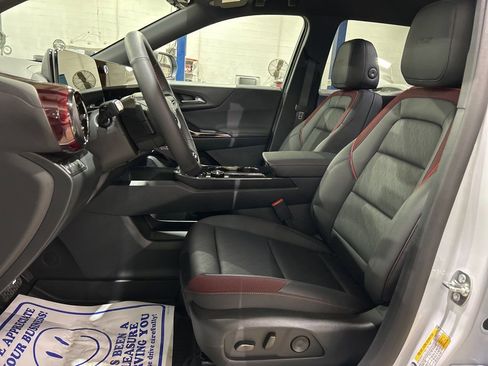 New 2026 Chevrolet Equinox RS w/ Convenience Package III AWD/4WD image 21