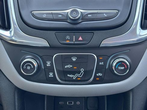 Used 2023 Chevrolet Equinox LS image 14