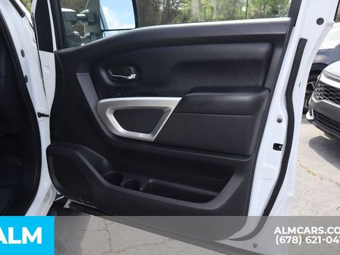 Used 2021 Nissan Titan SV w/ SV Convenience Package image 27