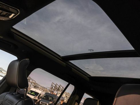 New 2025 Jeep Grand Cherokee Summit image 8