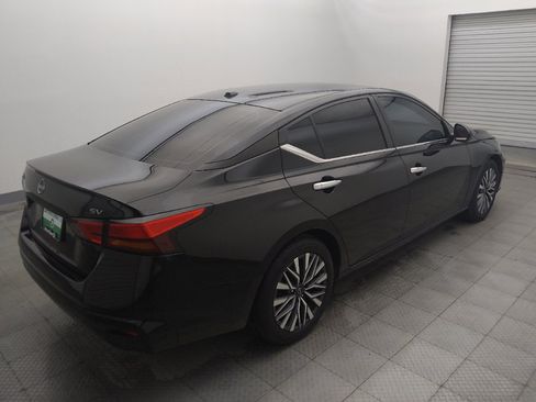 Used 2023 Nissan Altima 2.5 SV FWD image 9