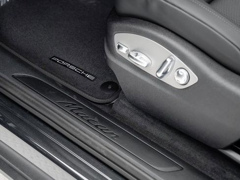 New 2025 Porsche Macan image 11