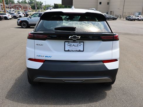Used 2023 Chevrolet Bolt EUV LT w/ Comfort Package FWD image 6