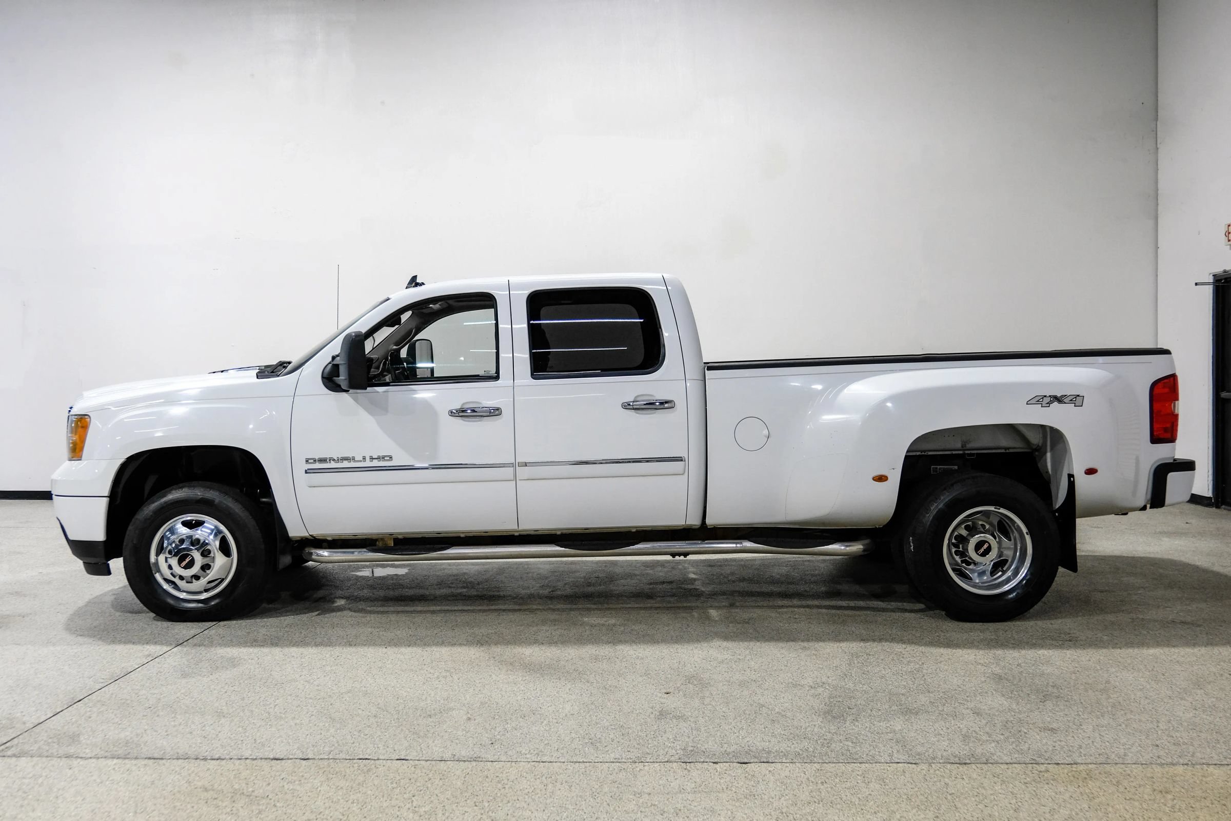 Used 2012 GMC Sierra 3500 Denali AWD/4WD image 9