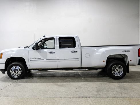 Used 2012 GMC Sierra 3500 Denali AWD/4WD image 9