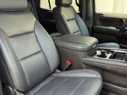 Used 2025 Chevrolet Tahoe LT RWD image 28