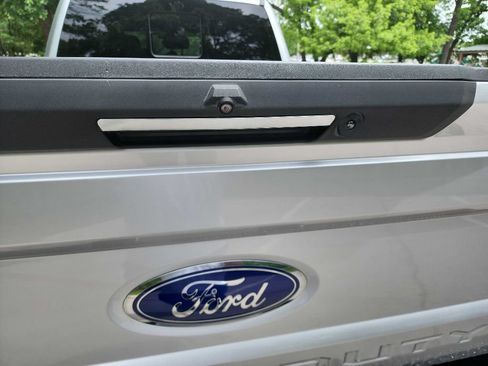 Used 2017 Ford F250 Lariat w/ Lariat Ultimate Package AWD/4WD image 10