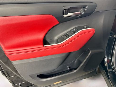 Certified 2021 Toyota Highlander XSE image 13