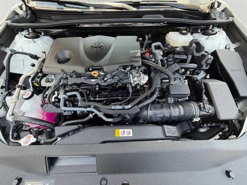 Used 2025 Toyota Camry LE image 9