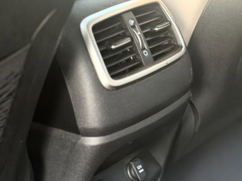 Used 2020 Kia Sorento LX FWD image 19