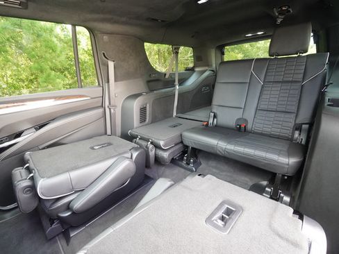 Used 2025 Cadillac Escalade ESV Sport Platinum AWD/4WD image 26