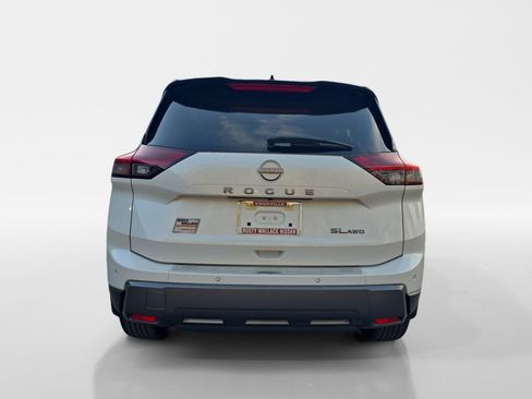 Used 2024 Nissan Rogue SL image 4