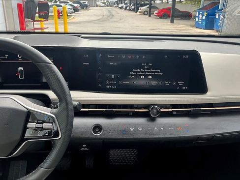 Used 2023 Nissan Ariya FWD image 6