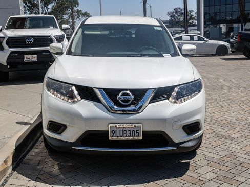 Used 2014 Nissan Rogue S FWD image 2