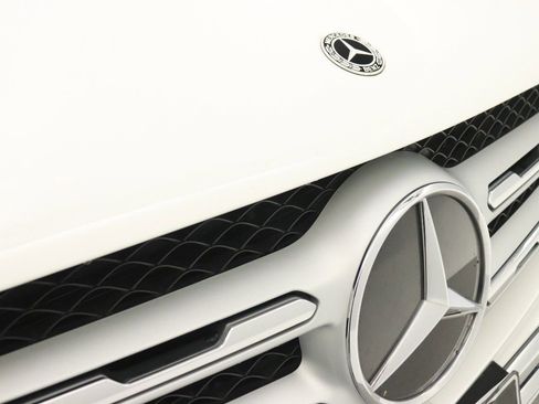 Certified 2022 Mercedes-Benz GLC 300 image 28