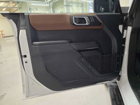 Used 2024 Ford Bronco Outer Banks AWD/4WD image 18