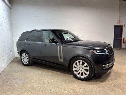 Used 2023 Land Rover Range Rover SE image 5