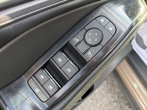 Certified 2025 Nissan Rogue SV FWD image 14