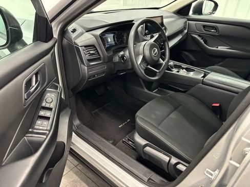 Used 2024 Nissan Rogue S FWD image 12