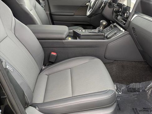 Used 2026 Lexus GX 550 w/ Accessory Package (2T) AWD/4WD image 23