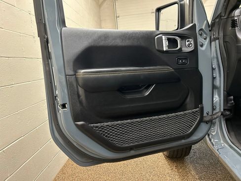 Used 2025 Jeep Wrangler Unlimited Sahara w/ Safety Group AWD/4WD image 13