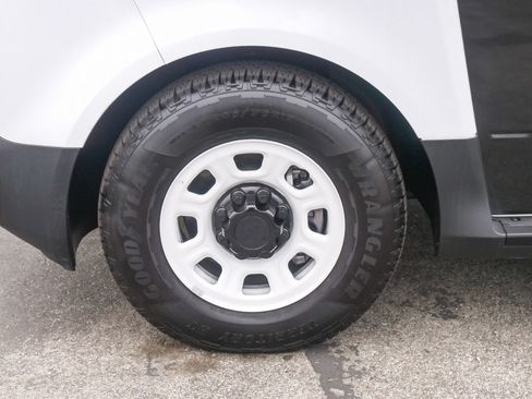 Used 2024 Chevrolet Brightdrop 600 w/ Commercial Equipment Package AWD/4WD image 5