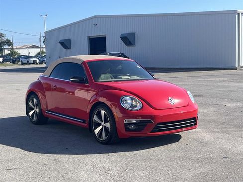 Used 2013 Volkswagen Beetle 2.0T image 7