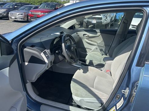 Used 2013 Toyota Corolla LE FWD image 9