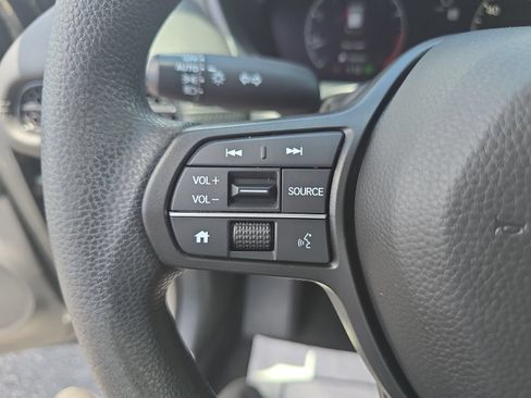 Certified 2025 Honda HR-V LX image 20