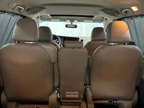 Used 2016 Toyota Sienna XLE w/ Outdoor Package image 28