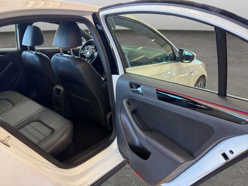 Used 2018 Volkswagen Jetta GLI image 15