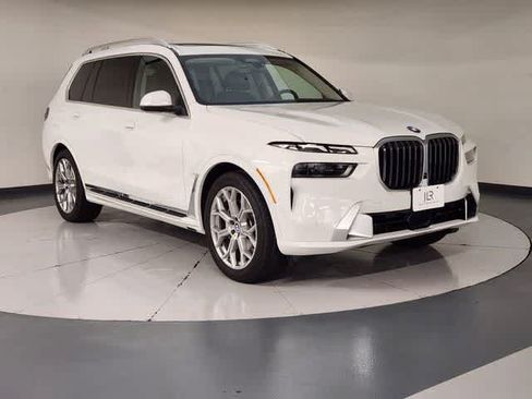 Used 2025 BMW X7 xDrive40i AWD/4WD image 10