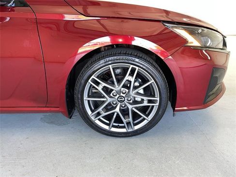 Certified 2024 Nissan Altima 2.0 SR image 14