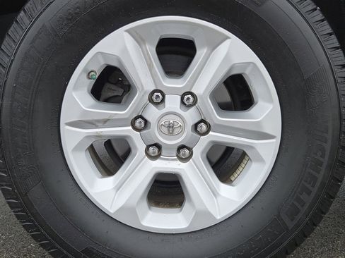 Used 2015 Toyota 4Runner SR5 image 28