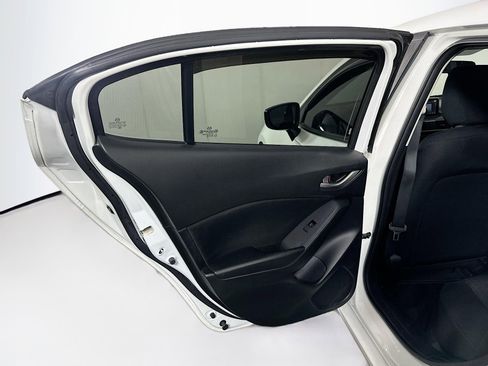 Used 2016 MAZDA MAZDA3 i Sport FWD image 24