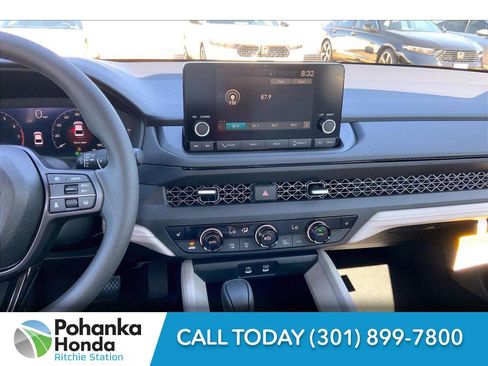 Used 2025 Honda Accord Touring image 8