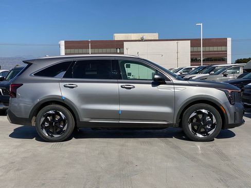 New 2026 Kia Sorento EX FWD image 2