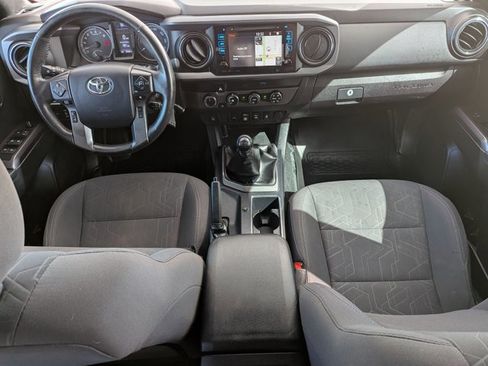 Used 2019 Toyota Tacoma TRD Off-Road w/ Technology Package image 16