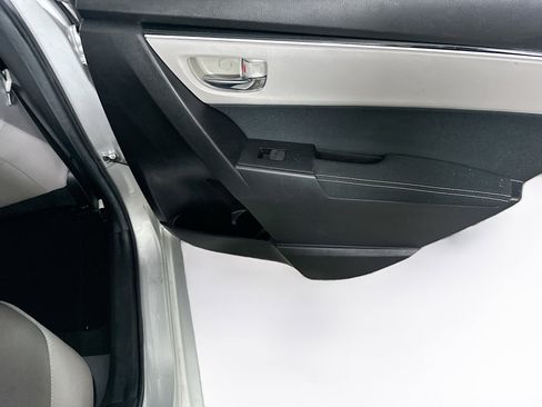 Used 2018 Toyota Corolla LE FWD image 27