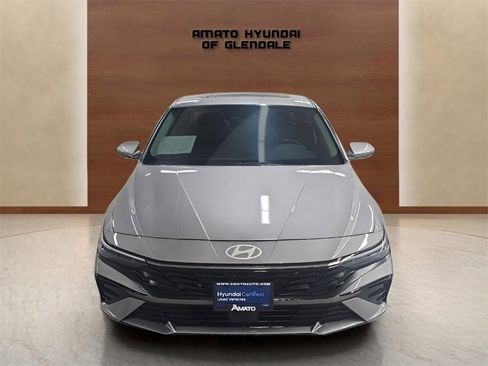 Certified 2025 Hyundai Elantra SEL image 9