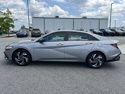 Certified 2025 Hyundai Elantra Sport FWD image 10