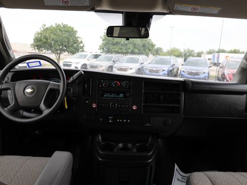 Used 2025 Chevrolet Express 3500 LT w/ LT Preferred Equipment Group RWD image 14