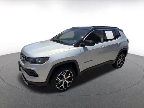 Used 2025 Jeep Compass Limited AWD/4WD image 8