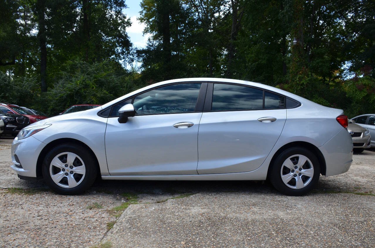 Used 2018 Chevrolet Cruze LS FWD image 6