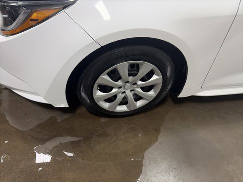 Used 2023 Toyota Corolla LE image 9