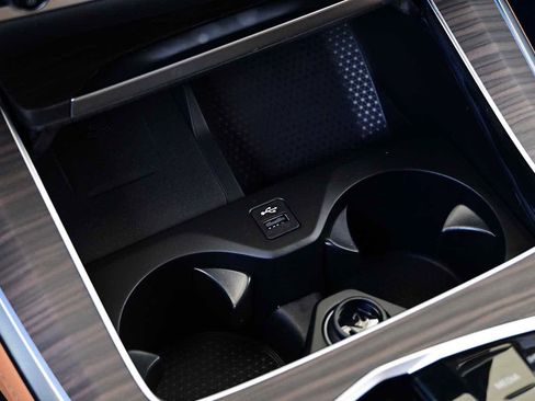 Used 2026 BMW X5 xDrive50e image 15